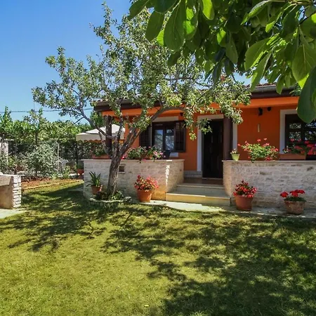 Holiday home Klen In Smoljanci *