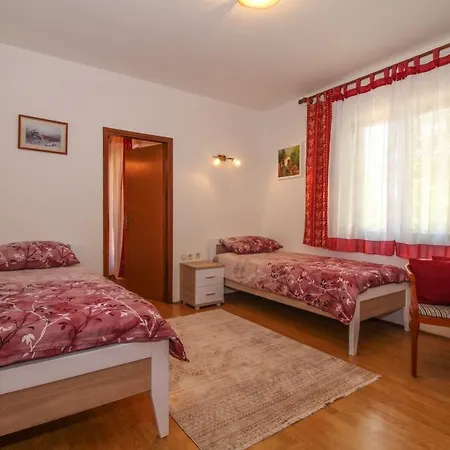 Klen In Smoljanci Holiday home *