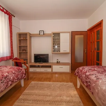 Holiday home Klen In Smoljanci Svetvincenat